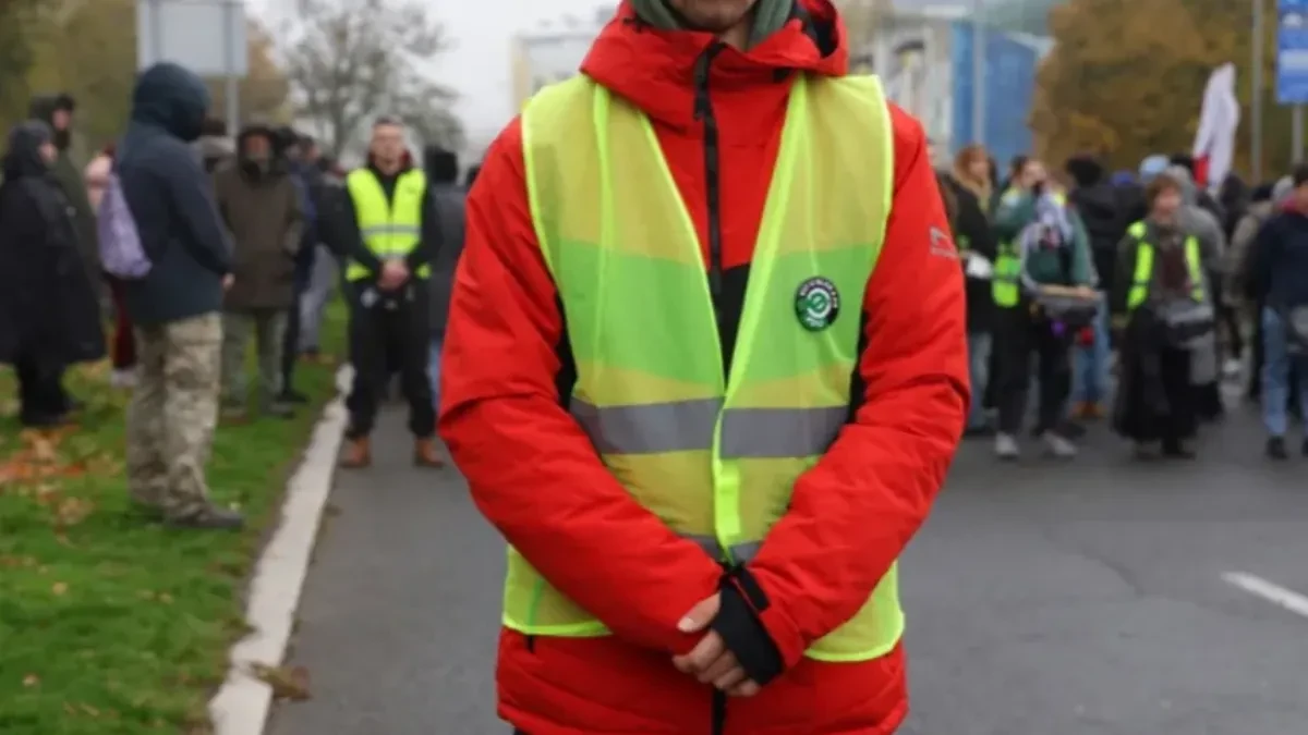 Blokader hrabar samo kada preti skriven iza lažnog imena! Osvanule nove pretnje Vučiću, a "junak" zanemeo na pitanje zašto preti crnim Đorđem i priziva nesreću