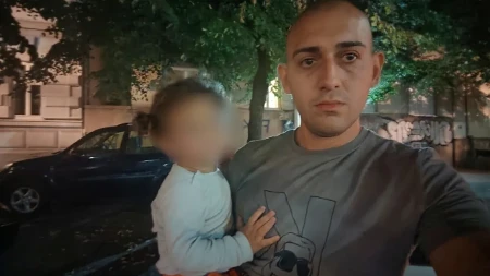 Umalo tragedija u Beogradu: Devojčica (3) izašla na prometnu ulicu, automobil se zaustavio u poslednjem trenutku