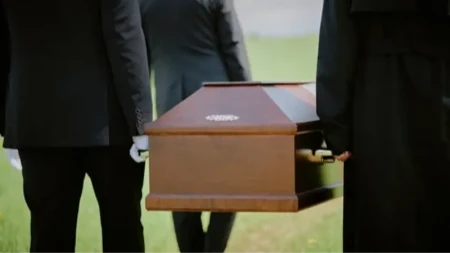 Ma kakav crni ajvar: Ponašanje na sahranama zgrozilo sveštenika sa Balkana, od prizora koje svakodnevno viđa mu nije dobro