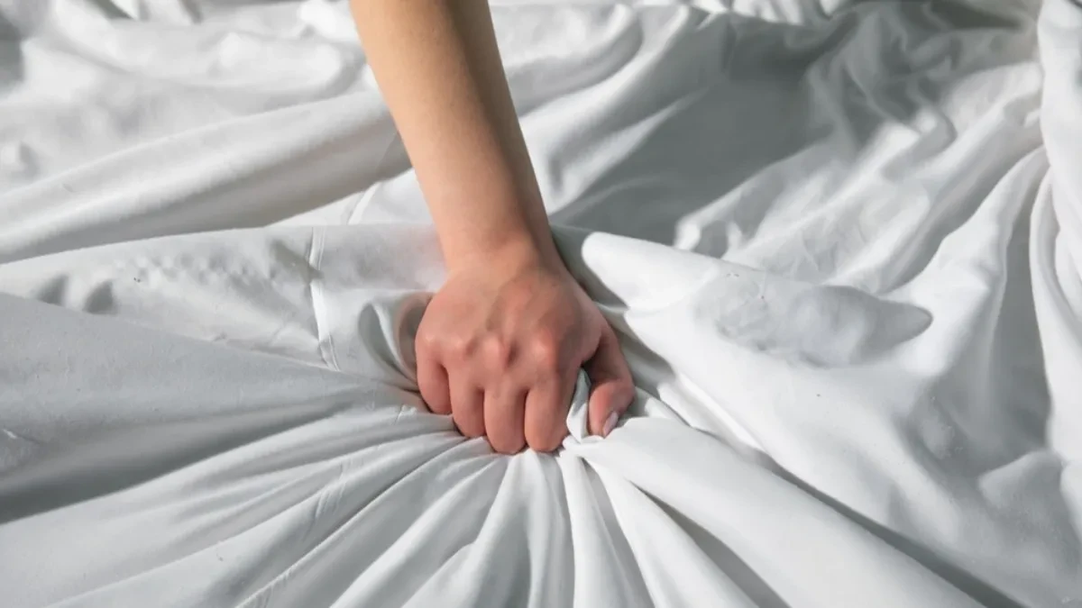 Muškarci i dalje ćute, a ne znaju da bi se sve promenilo kad bi se oglasili: Žene eksplodiraju kad ovo čuju tokom odnosa