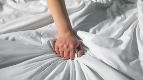 Muškarci i dalje ćute, a ne znaju da bi se sve promenilo kad bi se oglasili: Žene eksplodiraju kad ovo čuju tokom odnosa