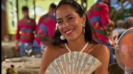 Nema dekoltea ni golotinje, a izgleda kao milion dolara: Ana Ivanović pokazala kombinacije koje pristaju gotovo svakoj ženi (FOTO)