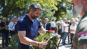Gradonačelnik Šapić prisustvovao parastosu i položio venac u znak sećanja na žrtve "Oluje"