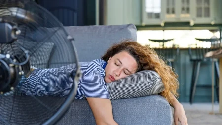 Mesto na kom ventilator stoji odlučuje koliko će vas rashladiti - evo gde je najbolje da ga postavite