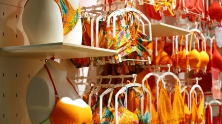Bikini pao sa trona! Ovaj kupaći kostim je sada najpopularniji jer savršeno vaja figuru