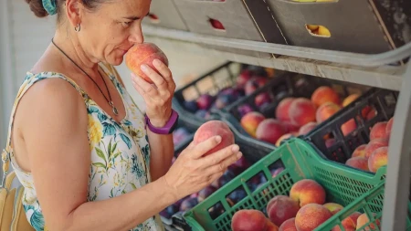 Trikovi zlata vredni: Evo kako da izaberete najslađe breskve na pijaci, ovaj detalj sve otkriva