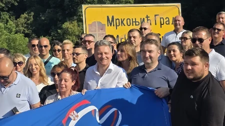 Mihailo Jovanović sa narodom u Mrkonjić Gradu: Odaje poštu žrtvama i prognanima u zločinačkoj akciji "Oluja"