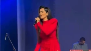 Hitno prekinut koncert Tanje Savić! Pevačica uspaničeno vikala: "Nemojte više, molim vas" 