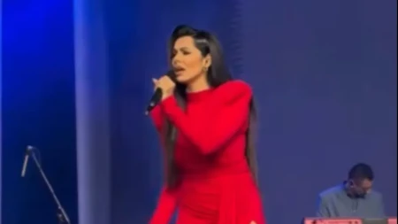 Hitno prekinut koncert Tanje Savić! Pevačica uspaničeno vikala: "Nemojte više, molim vas" 