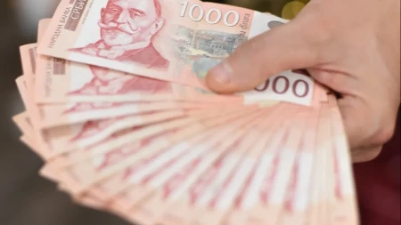 Stiže novih 18.000 dinara pomoći, odluka je doneta: Na novac mogu da računaju ovi građani