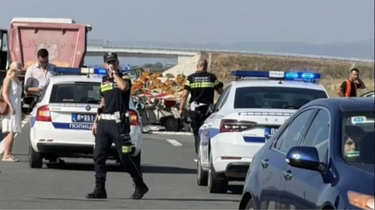"Prizor je bio stravičan, staklo i krhotine bili su razbacani po celom putu": Svedok o tragediji u kojoj su poginula dvojica putara 