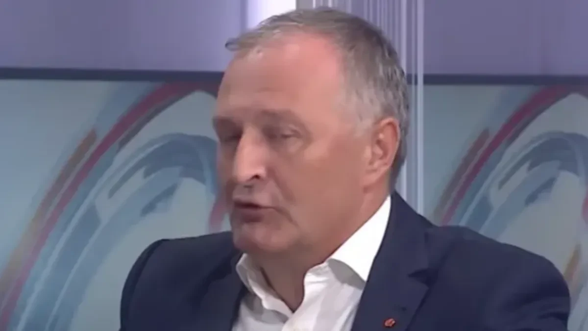 "Zamislite da imate ovakvu budalu kao ministra u vladi..." Brnabić totalno razbucala Heleza