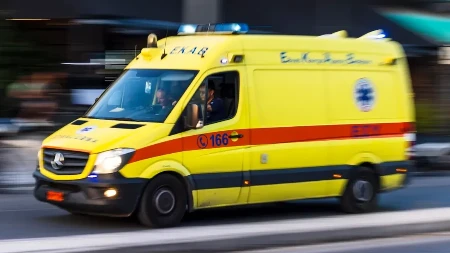 Tragedija izbegnuta u poslednji čas: Srbin izvukao zemljakinju iz mora, Hitna je prevezla u Solun!