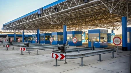 Važno obaveštenje za vozače: Sutra potpuni prekid saobraćaja na putu ka Crnoj Gori!