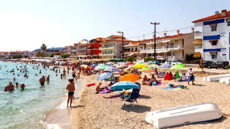 Herojski čin srpske lekarke u Italiji: Odmah pritrčala Englezu koji je doživeo infarkt na plaži!