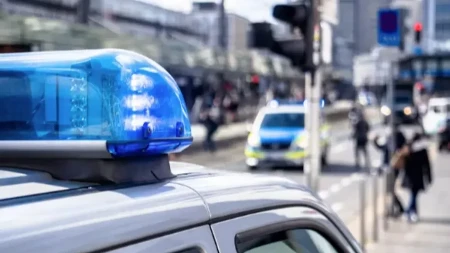 U stravičnoj nesreći povređena dva lica: Sudar kamiona i putničkog vozila kod Kalesije
