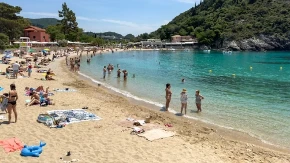 Godinama letuje u Grčkoj, a onda ju je sačekao hladan tuš! Jedan odlazak u kafić potpuno ju je zatekao