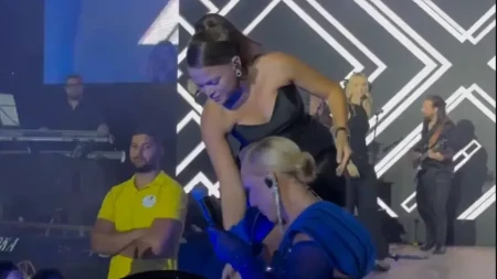 Lepa Brena pala kao pokošena! Odjednom se srušila, svi skočili u pomoć!