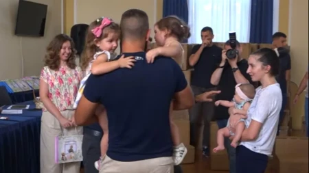 Kikinda obradovala 117 porodica: Bebi paketi vredni oko 13.000 dinara stigli roditeljima