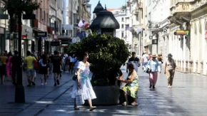 Paklenih 37 stepeni, pa nagli preokret: Stižu pljuskovi, grmljavina i olujni vetar