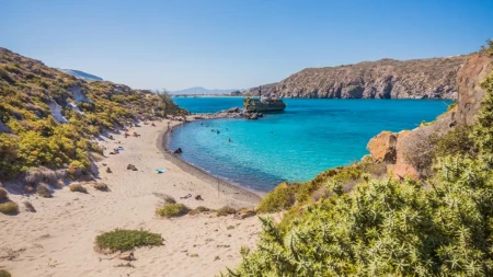 Kupanje u mehurićima je neverovatan doživljaj: Jedinstvena vulkanska plaža nalazi se na ovom grčkom ostrvu - turisti je obožavaju