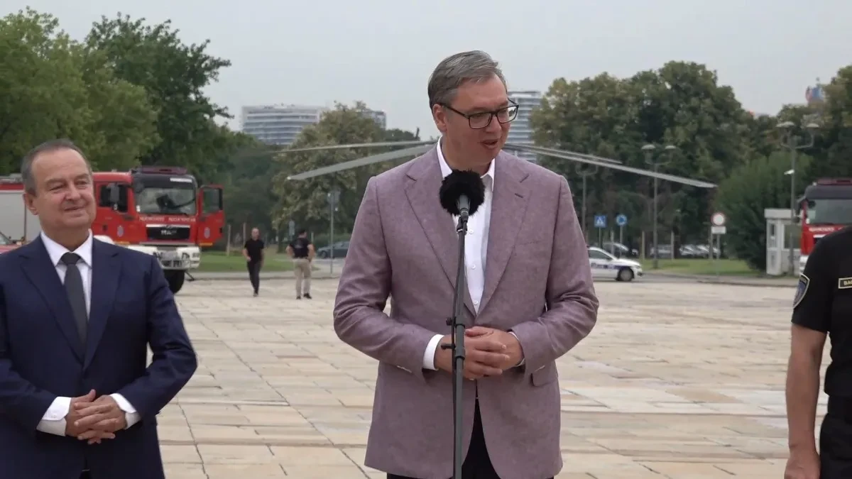"Šta bi pisali da nema mene": Vučić o crnogorskim medijima: Ja sam dežurni krivac, i kad pada kiša, i kad izgube utakmicu