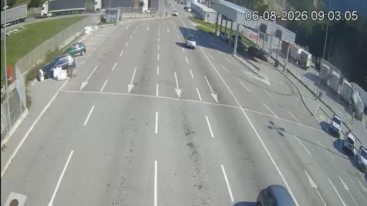 Šta se ovo dešava na srpskoj granici? Sablasna scena na izlazu ka Crnoj Gori, kamera sve snimila!