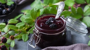 Najlepše slatko od kupina: Sirup gust kao med, a voće ostaje celo, puca pod zubima