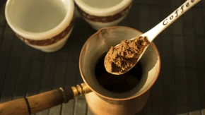 Kafa može da izgubi kvalitet i pre isteka roka - obratite pažnju na ključne znakove