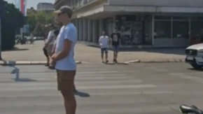 Blokaderi ponovo maltretiraju narod! Njih desetak blokiralo raskrsnicu u Novom Sadu (VIDEO)
