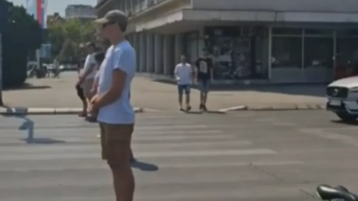 Blokaderi ponovo maltretiraju narod! Njih desetak blokiralo raskrsnicu u Novom Sadu (VIDEO)