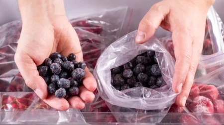 Trik zlata vredan: Evo kako se pravilno zamrzava letnje voće - neće pocrneti samo ako ovako uradite