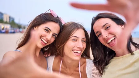 Dnevni horoskop za nedelju, 9. avgust: Evo koje znakove očekuju ljubavna iznenađenja, važni susreti i odluke koje mogu promeniti sve