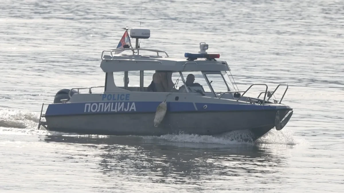 Drama na Dunavu kod Bele stene: Muškarac nestao u reci, skočio sa čamca da se osveži pa mu se izgubio svaki trag