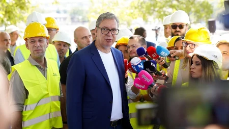 Vučić obišao radove na rekonstrukciji Starog železničkog mosta: Služim samo Srbiji! (FOTO/VIDEO)