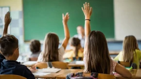 Roditelji, spremite živce - stigao je 1. septembar! Pogledajte školski horoskop, dobro udahnite i saznajte da li vas čeka drama do juna 
