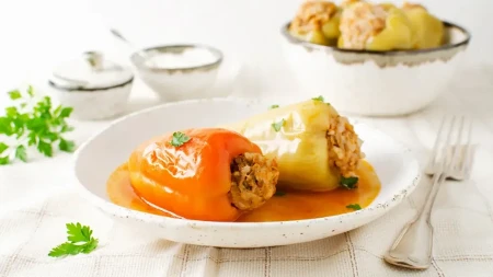Kuvar otkrio najbolji recept za punjene paprike: Zamenite pirinač jednim sastojkom i biće još ukusnije
