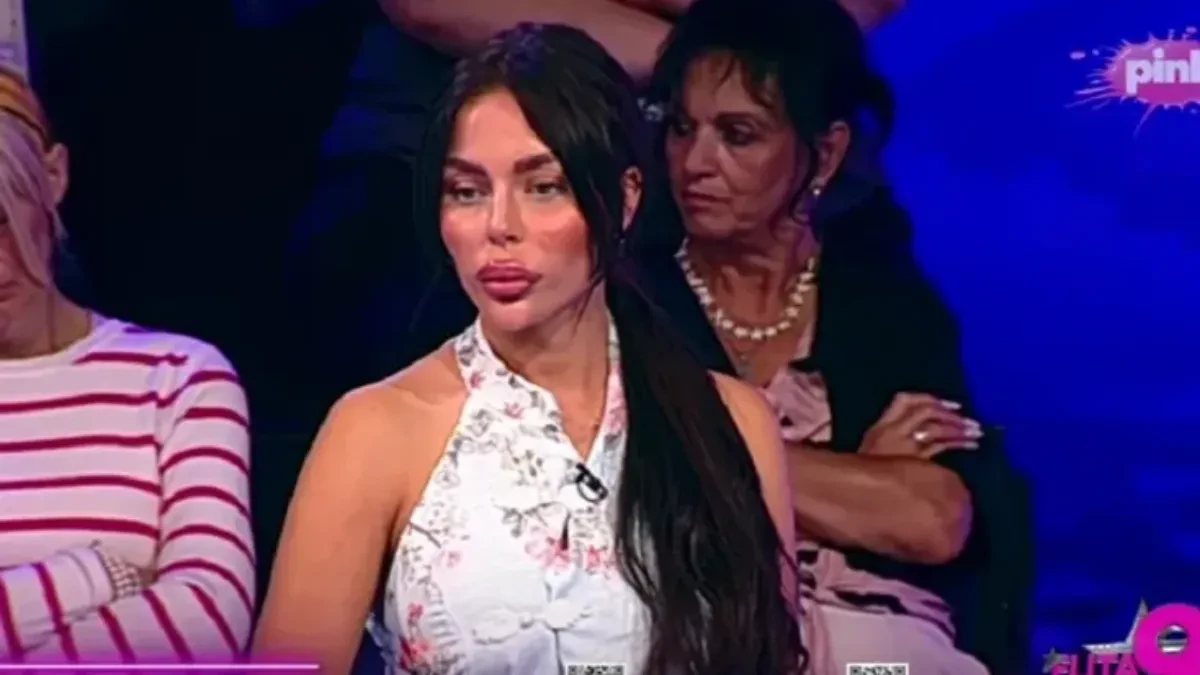 "Bila si sa oženjenim drugom od tvog tate": Zadrugarka raskrinkana uživo u emisiji, prebledela zbog šok tvrdnji