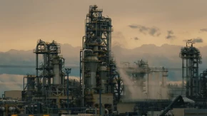 Nafta poskupela - investitori strahuju od novih kamata 