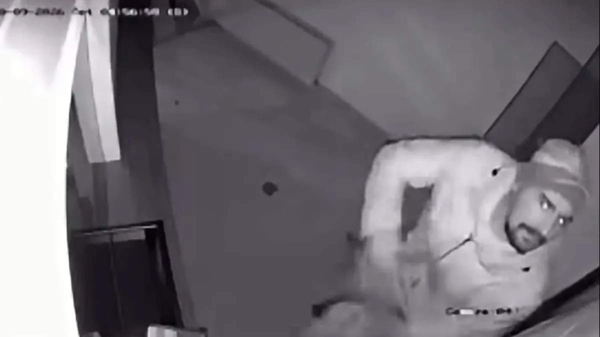 Opljačkao menjačnicu i ukrao sef sa 15.000 evra: Kamere sve snimile (VIDEO)