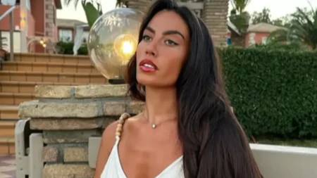 Kupila celu ulicu i pravi privatno jezero! Pevačica šokirala javnost: "Da li plaćaš porez?" (FOTO)