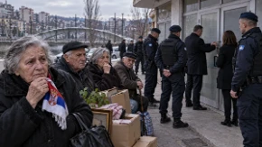 Kurti krenuo i na srpske penzionere: Oteo im prostorije usred Kosovske Mitrovice