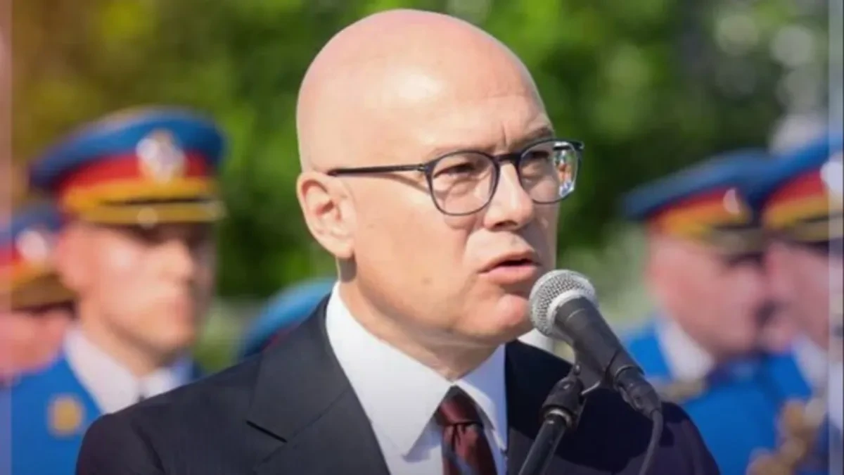 DOK NAS ONI BLOKIRAJU, NJIMA NIKO NE BRANI DA OGRANIZUJU SKUPOVE! PONOSAN SAM NA NAŠU POLITIKU Lider SNS Vučević: Nista dobro za Novi Sad od njih nismo čuli