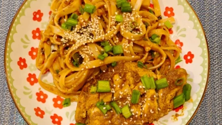 Pasta sa piletinom i susamom: Brz ručak koji deca obožavaju