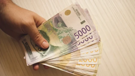 Od decembra drastično veće plate! Jednoj grupi stiže čak 13.500 dinara više mesečno – evo ko dobija najviše
