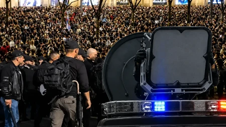 Ko je i zašto montirao lažni huk "zvučnog topa": Vučić je monstrum, pucao je u našu decu! Evo kako je pakovana opasna psihološka operacija