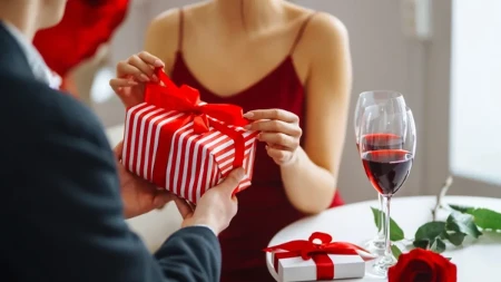 Veruje se da priziva bolest i svađe: Ako dobijete ovakav poklon, odmah ga bacite!