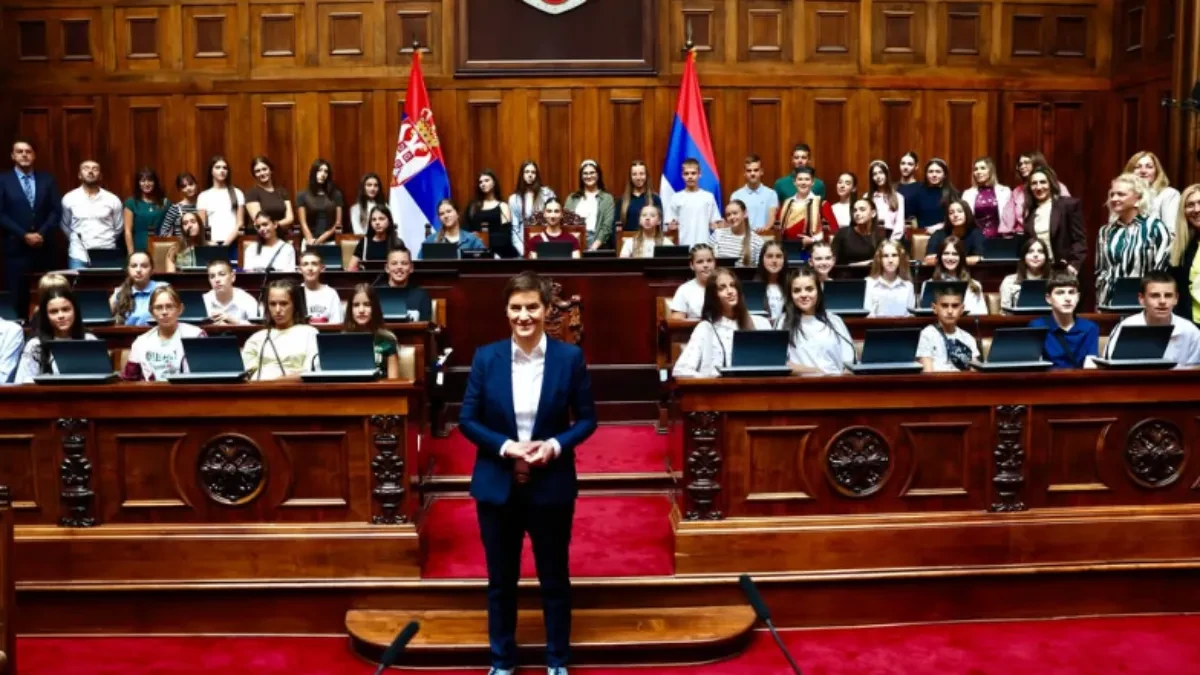 Brnabić sa decom iz Republike Srpske: "Ovo je njihov dom i tako će ostati zauvek"