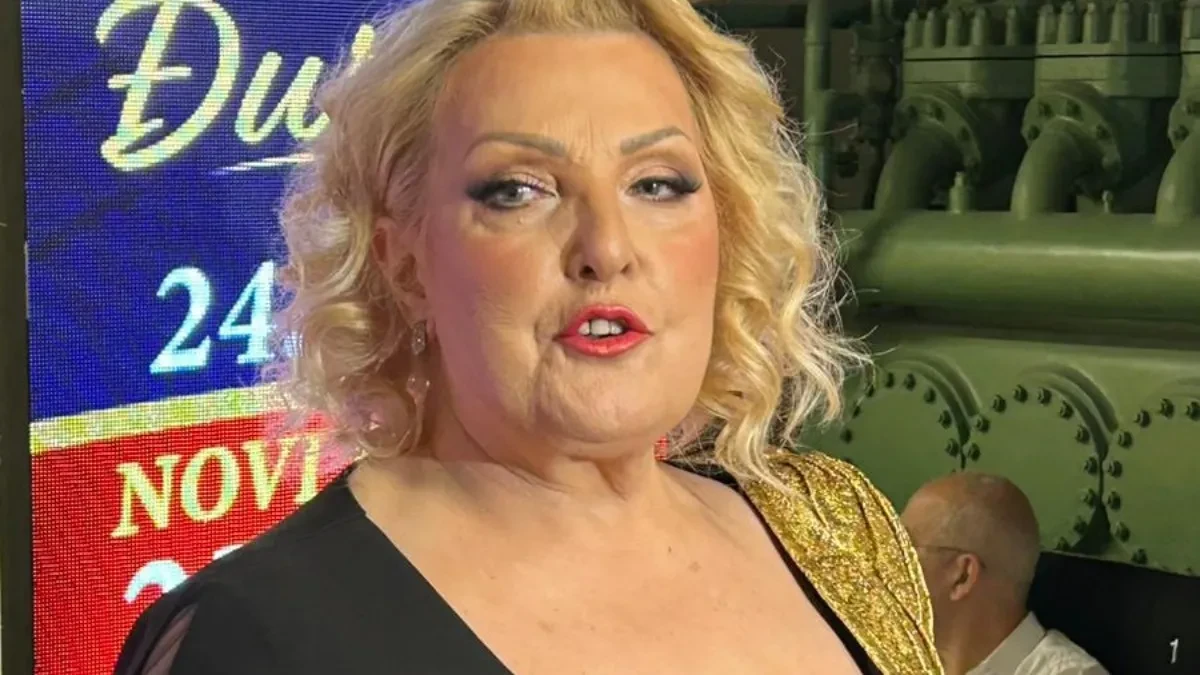 Haos na nastupu Snežane Đurišić! Pevačica pobesnela zbog nekulturnog gosta, pa mu se bratila: "Ne prekidaj me" (VIDEO)