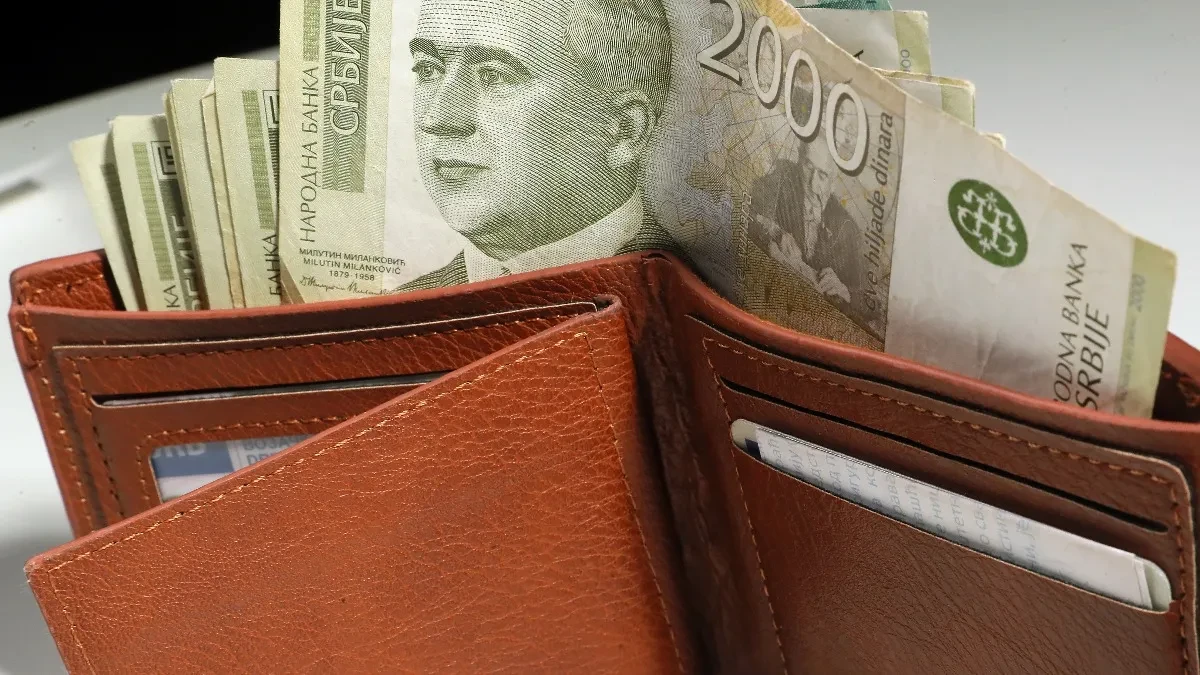 Danas ležu pare penzionerima! Stiže jednokratna pomoć od 35.000, 27.500 i 20.000 dinara